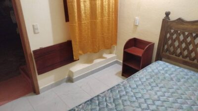Habitación amueblada