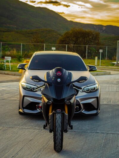 Autos y Motos